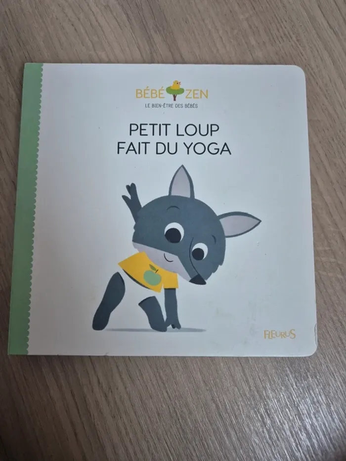Livre Petit loup fait du yoga