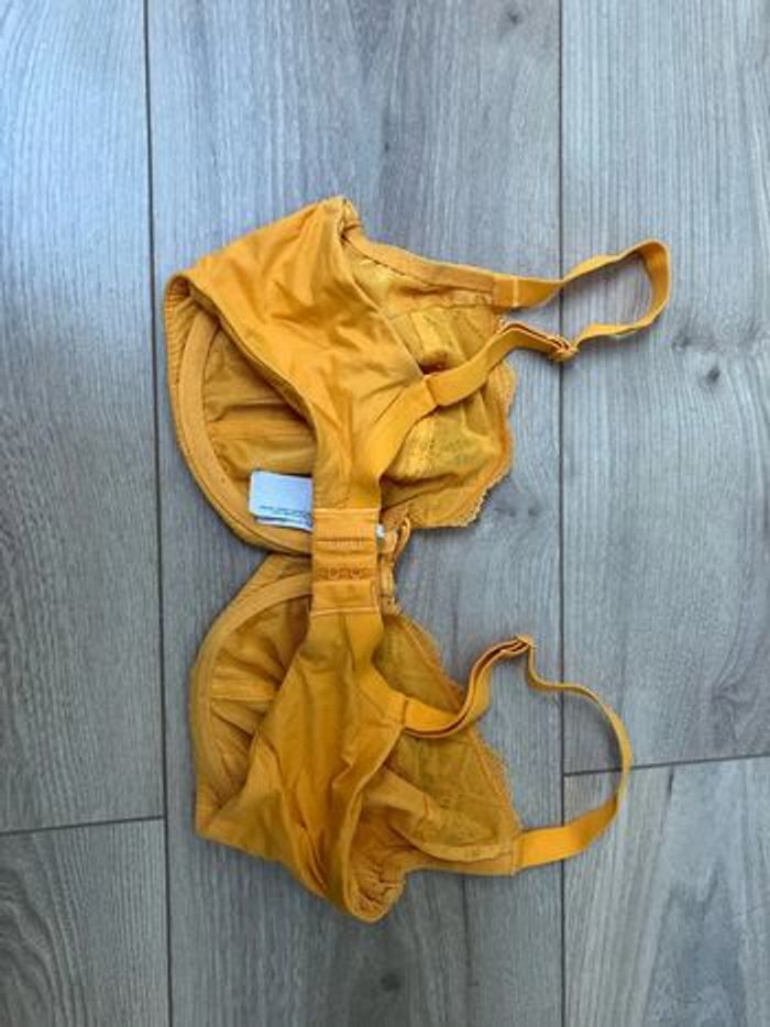 Soutien-gorge - photo numéro 2
