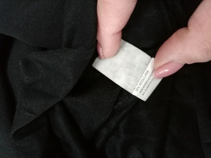 Robe noire broderie et perles M.L - photo numéro 7