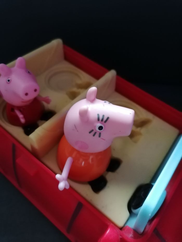 Voiture de peppa pig - photo numéro 2