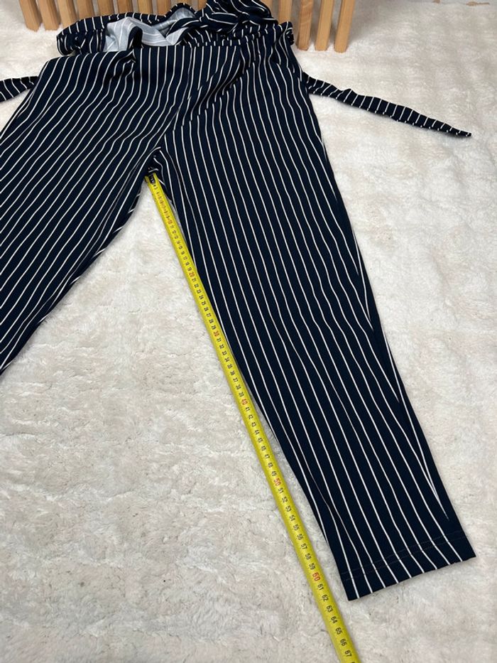 Un jumpsuit rayé élégant et chic - photo numéro 10