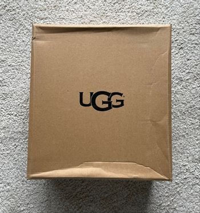 Bottines UGG Classic Mini Platform - Taille 37 - Neuves - photo numéro 9