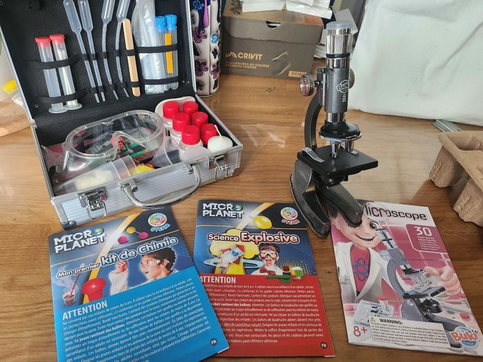 Lot microscope et kits chimie - photo numéro 10