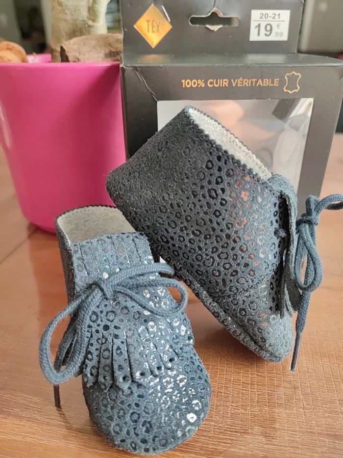 Chaussures chaussons bébé T20/21