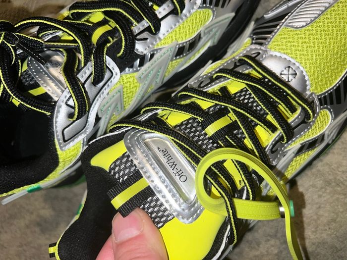 Baskets offWhite 2025 édition limitée rare - photo numéro 8