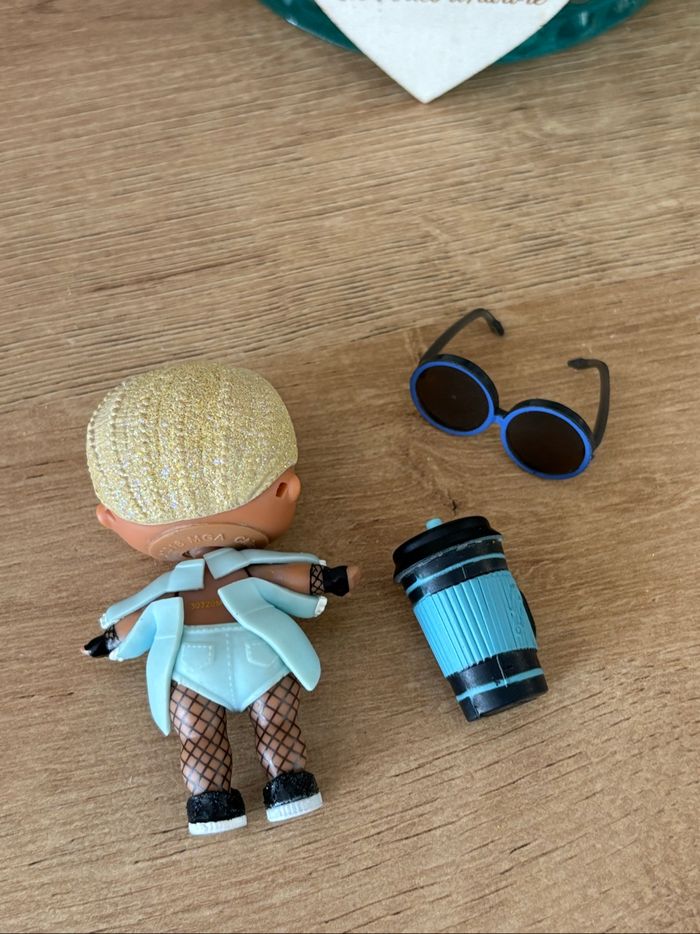 Poupée lol surprise bleu clair - photo numéro 3