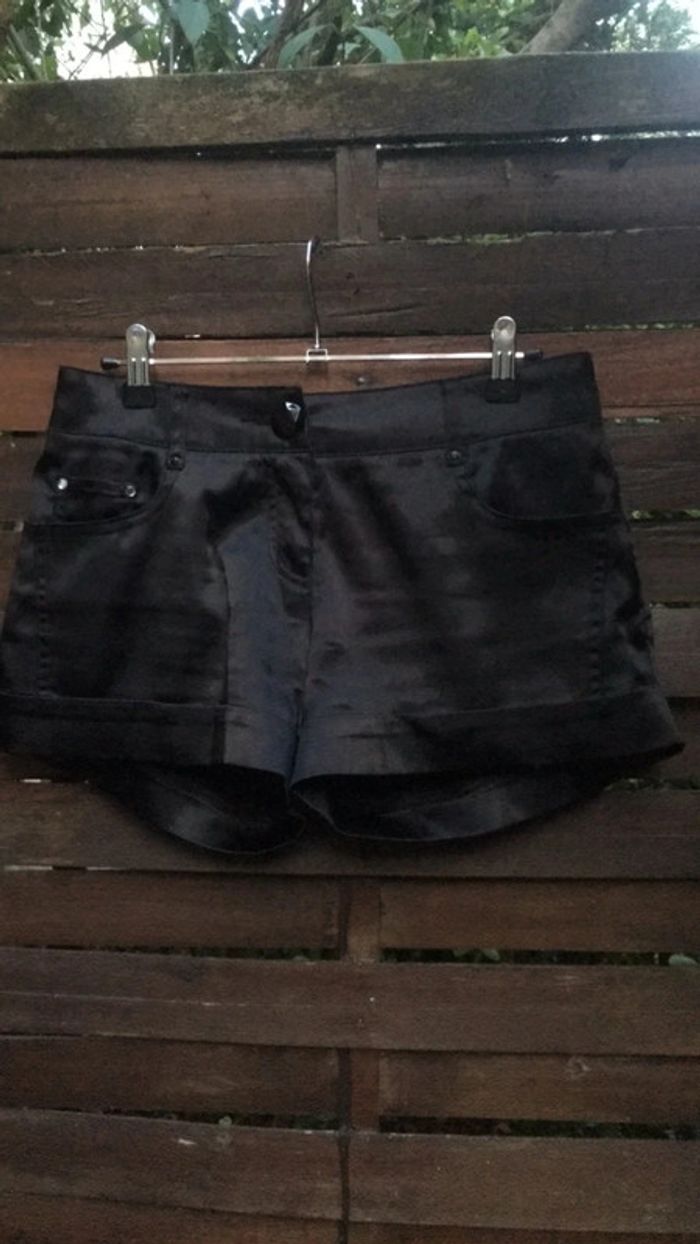 Joli short noir satiné - photo numéro 6