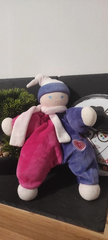 Doudou poupée lutin violet fuschia rose bonnet écharpe coeur  corolle 2007