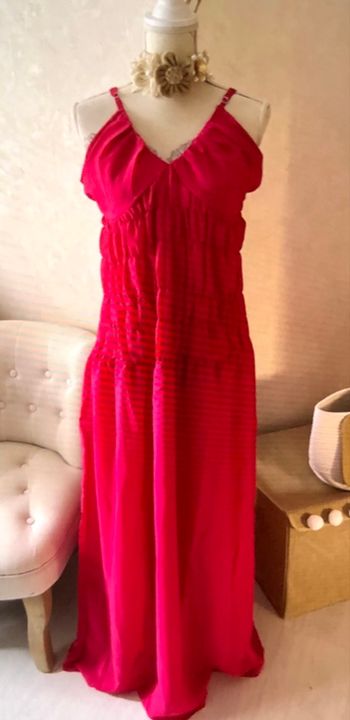 Robe longue rose neuve