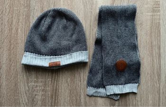 Bonnet et écharpe bleu et blanc écusson camel Grain de Blé 50cm