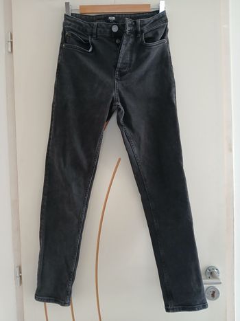 Jean BZB Taille 34 coupe straight
