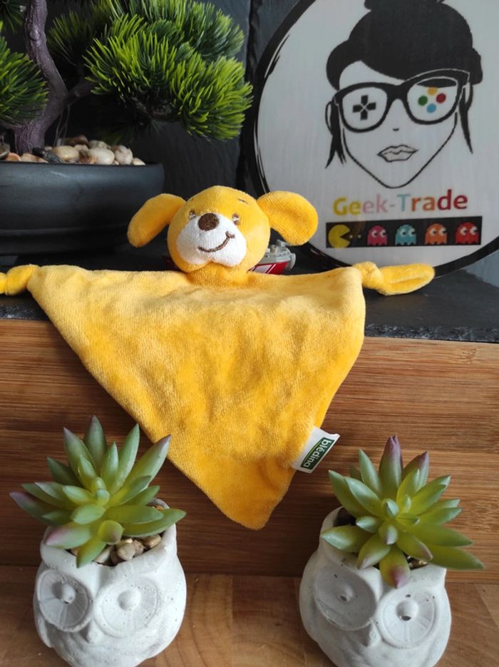 Doudou Chien Jaune Bledina Triangle mouchoir #geektradedoudou
