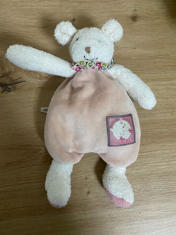 Doudou souris hochet myrtille et capucine grelot  Moulin roty