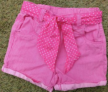 Petit short à fines rayures