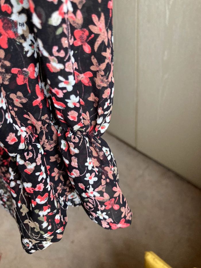 Superbe robe Vintage années 80 entièrement doublée manches longues petites fleurs et noeud au col - photo numéro 3