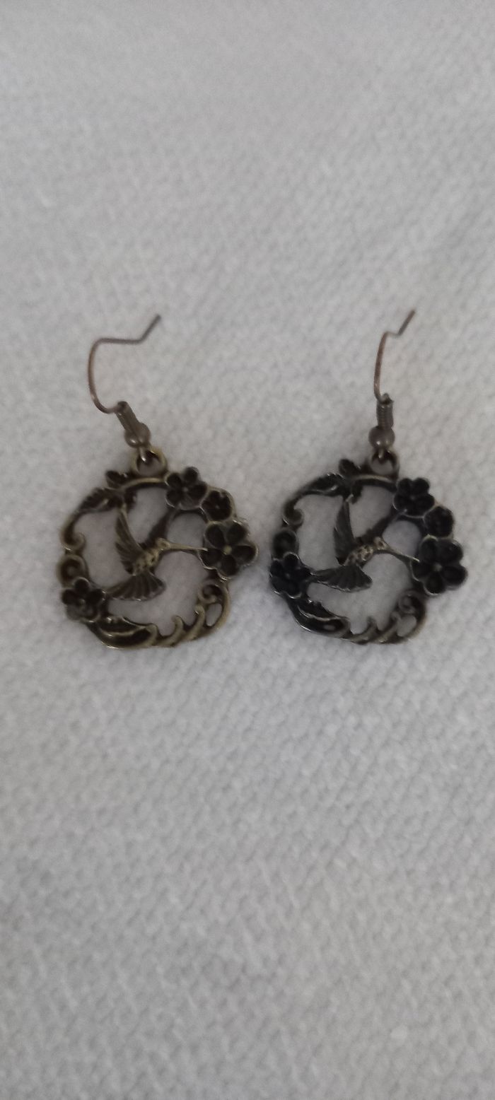 Boucles d'oreilles   colibris fleurs couleur bronze