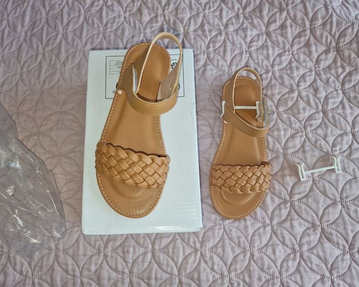 Claquettes fille 31 - photo numéro 2