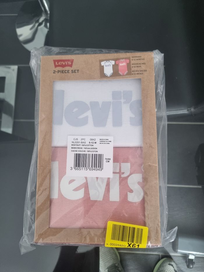 Lot de 2 bodies levi's