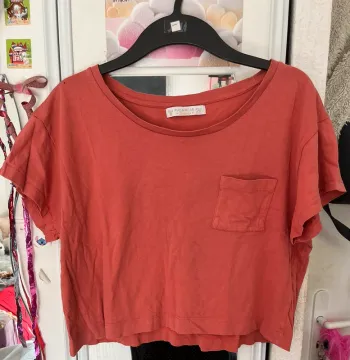 Crop top avec pochette