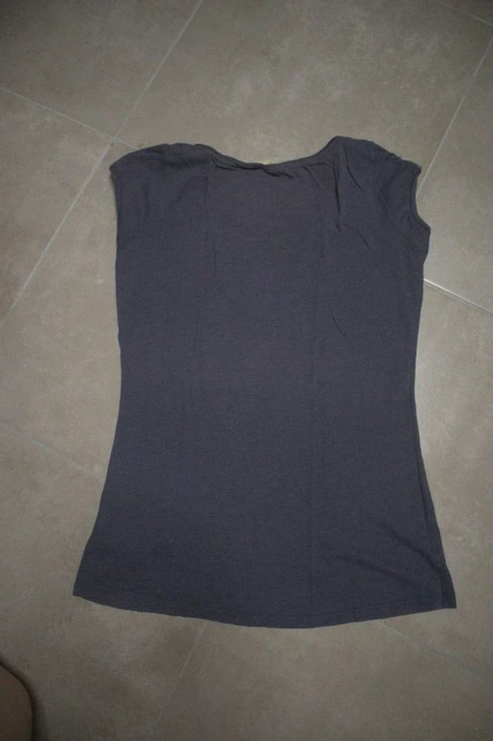 T shirt bleu foncé, taille M - photo numéro 2