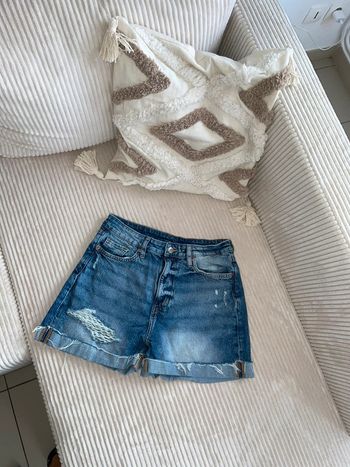 Short H&M Mom