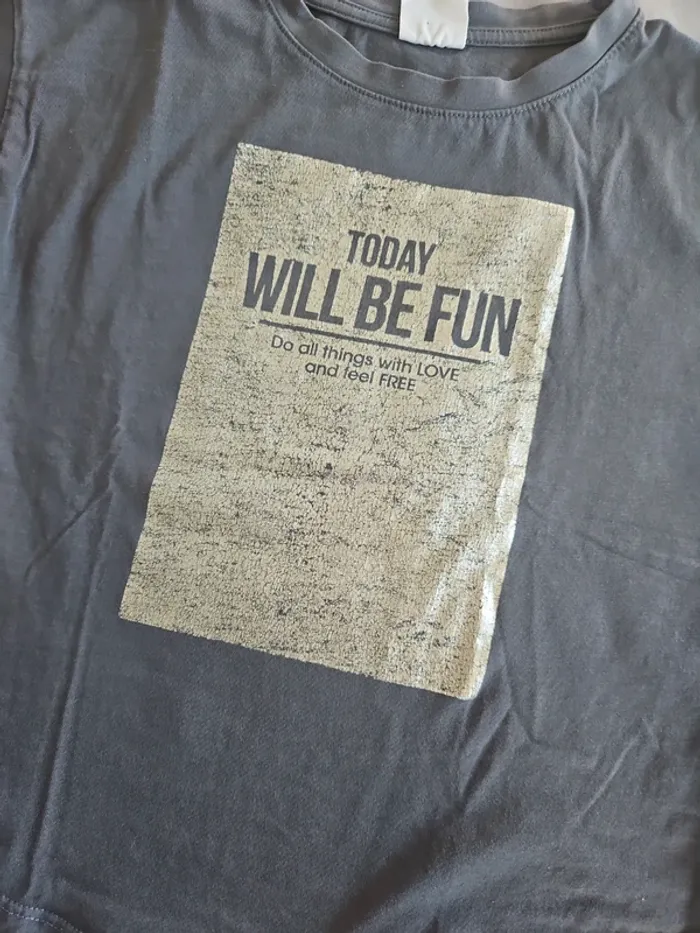 T-shirt gris - photo numéro 2