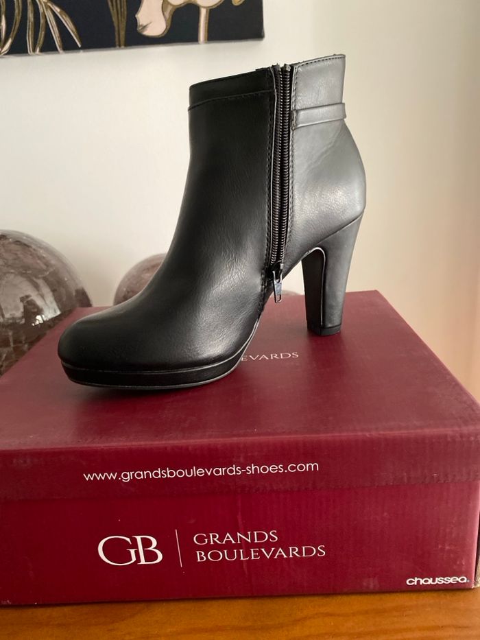 Bottine noire T 38 - photo numéro 3