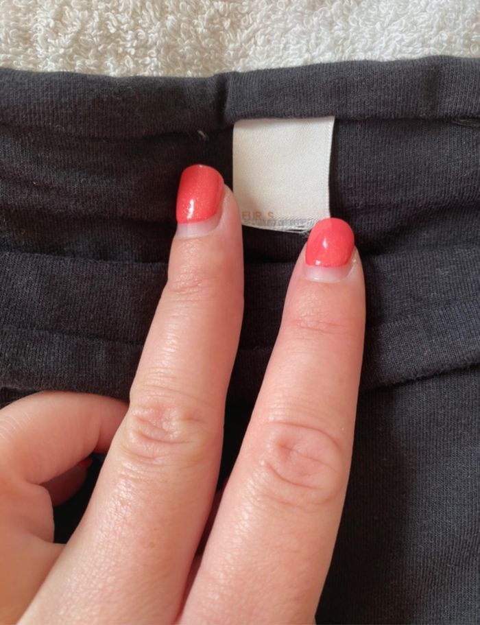 Jupe noire taille S/36 - photo numéro 2