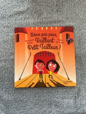 Livre McDo « Même pas peur, vaillant Petit Tailleur ! » n°5/12, collection 2015 Très bon état