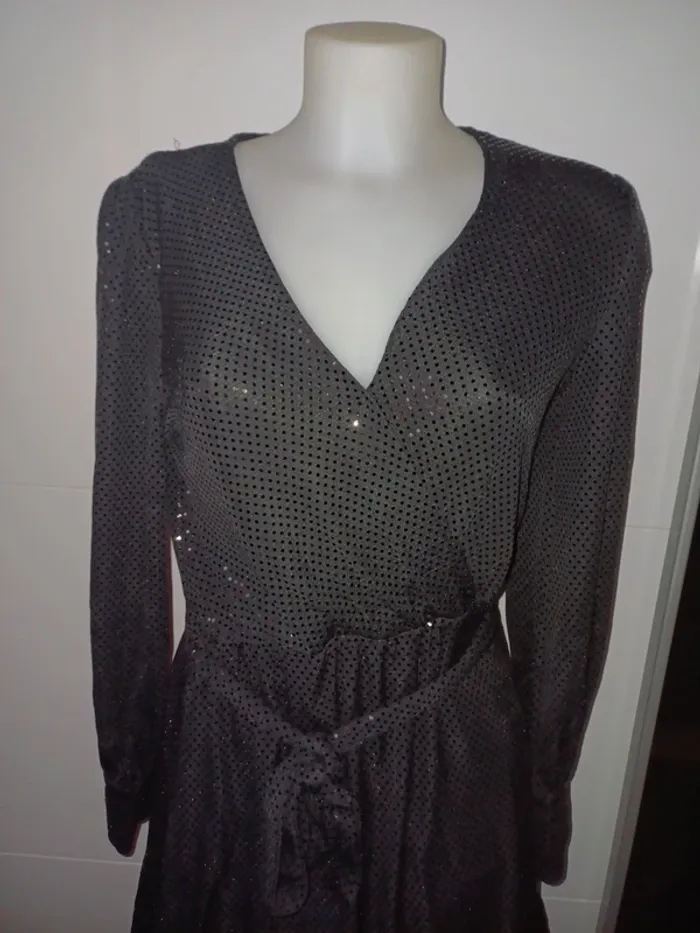 Magnifique robe de fête pailletee taille S - photo numéro 3