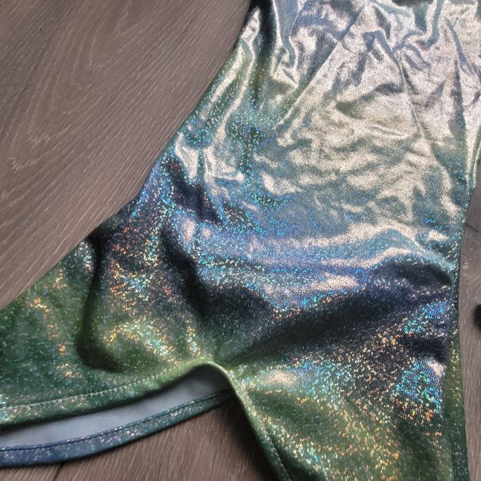 Magnifique maillot de bain sirène. Fille 2 ans 1/2. Haut + bas + queue de sirène - photo numéro 4