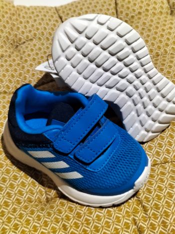 Basket Adidas taille 19