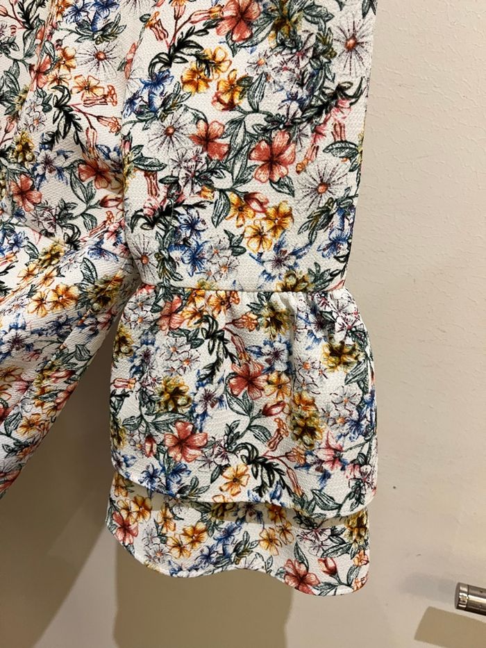Robe fleurie blanche avec manches volantees zara basic taille Xs/34 - photo numéro 7