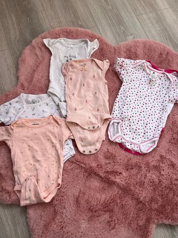 Lot 6 bodies bébé fille 3 mois