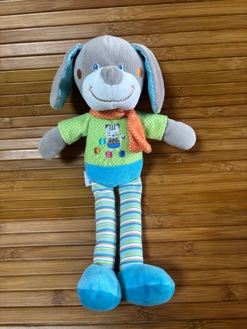Doudou chien bleu vert jambes rayés mots d enfants 
