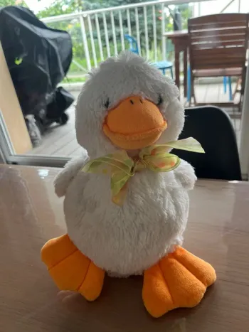 Peluche poule Best made toys blanc orange noeud