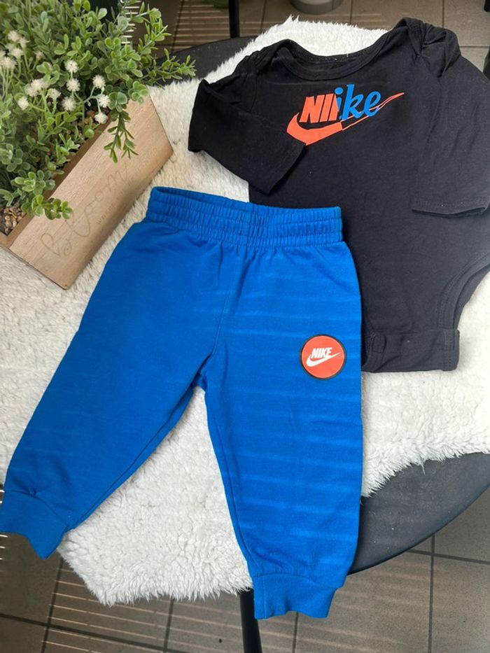 Ensemble Nike