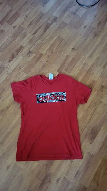 T-shirt adidas rouge