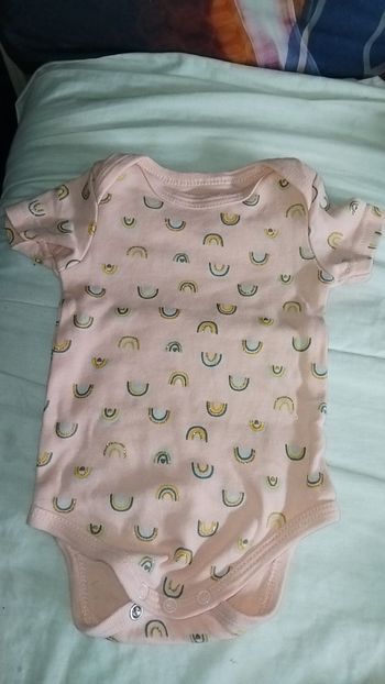 Vend  body  3euros  les  3    1mois