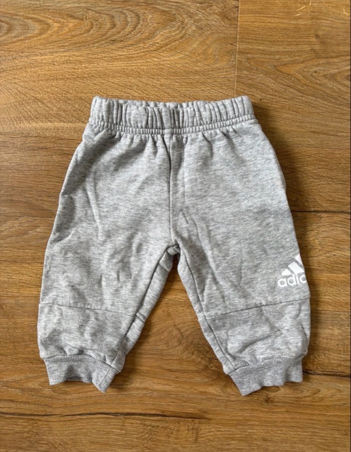 Veste et pantalon Adidas bébé 6 mois - photo numéro 5