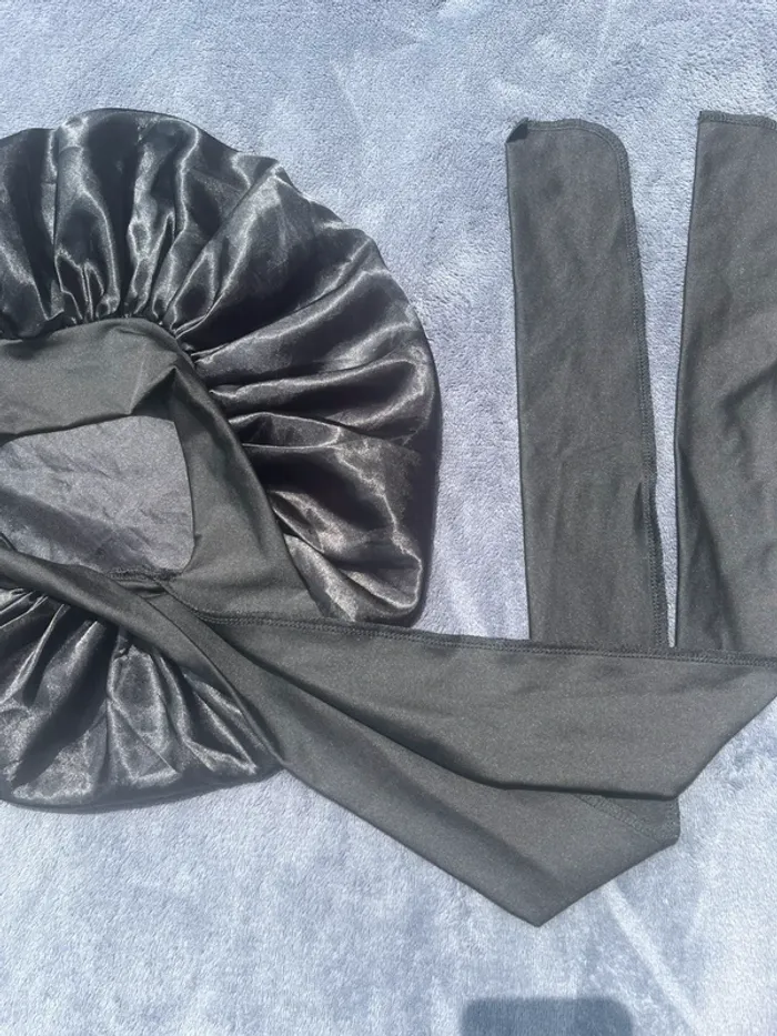 Bonnet en satin - photo numéro 3