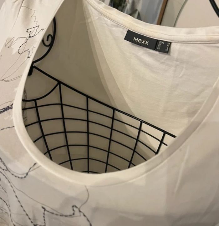 T-shirt avec motif décaler t 38 marque Mexx - photo numéro 4