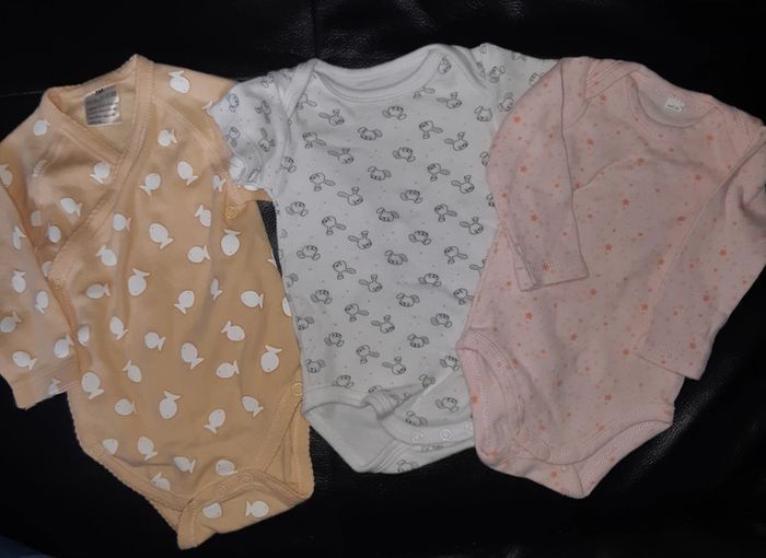 Lot bodys 3 mois