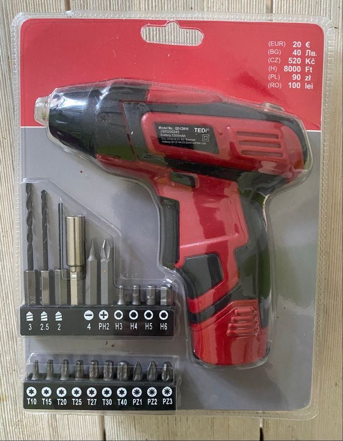 Perceuse avec accessoires et chargeur Neuf, encore scellé - photo numéro 6