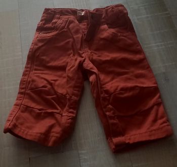 Jeans rouge taille 6 mois