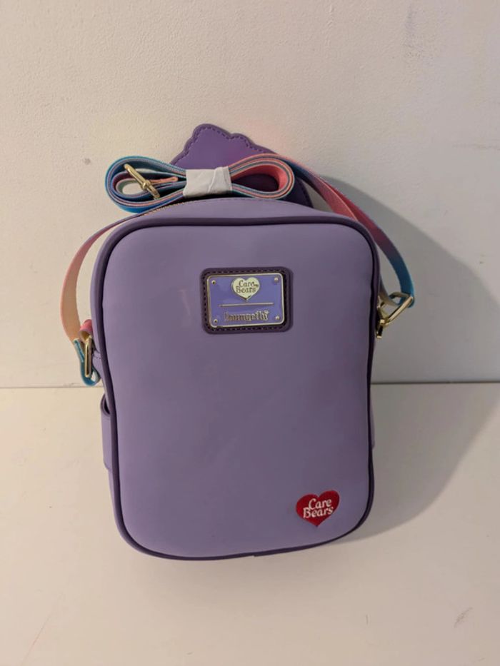 Loungefly sac à bandouliere Les bisounours "cousin cosy heart penguin" - photo numéro 3