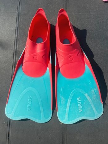 Palme enfant décathlon bleu et rose taille 30/31