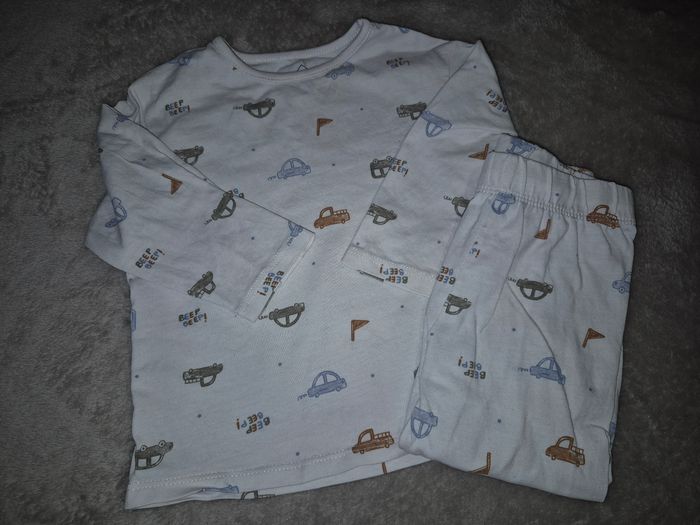 Pyjamas 18 mois - photo numéro 2