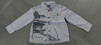 Chemise à fines rayures