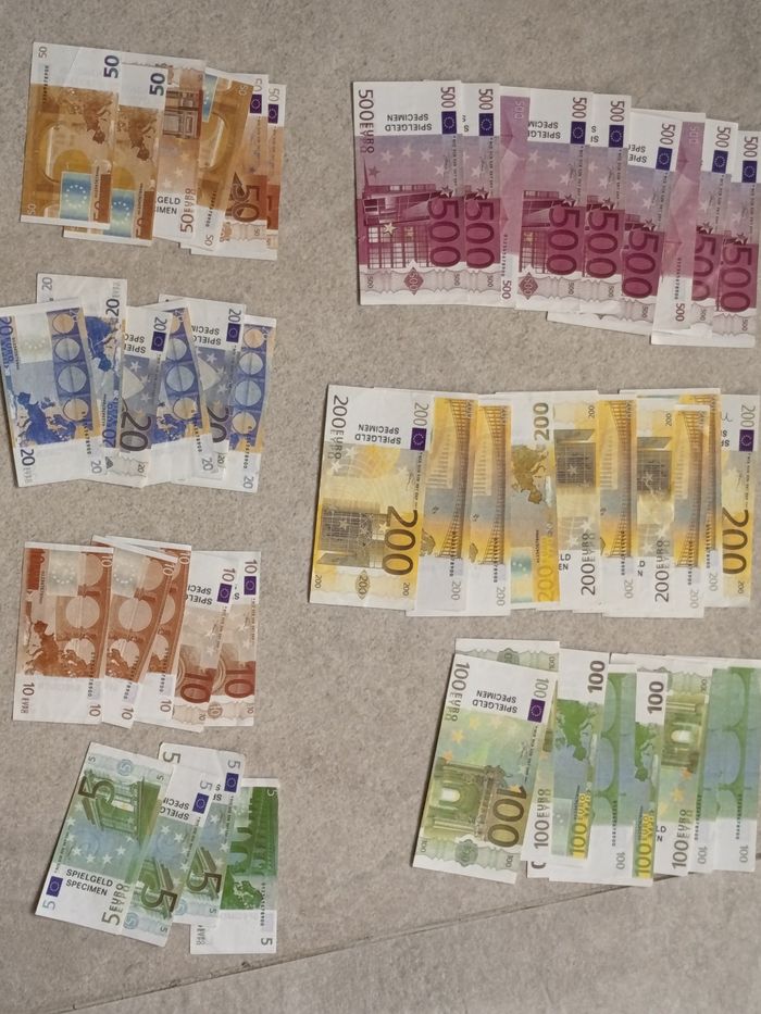 Argent fictif - photo numéro 2